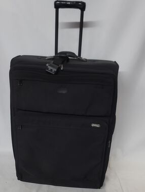 Travelpro Platnium II 29" Black Rolling Suitcase No Garment Bag.